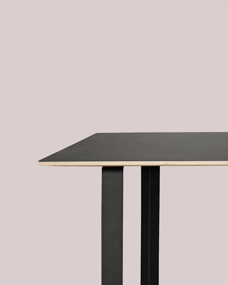 70/70 Groß - Schwarzes Linoleum - Schwarzer Rahmen